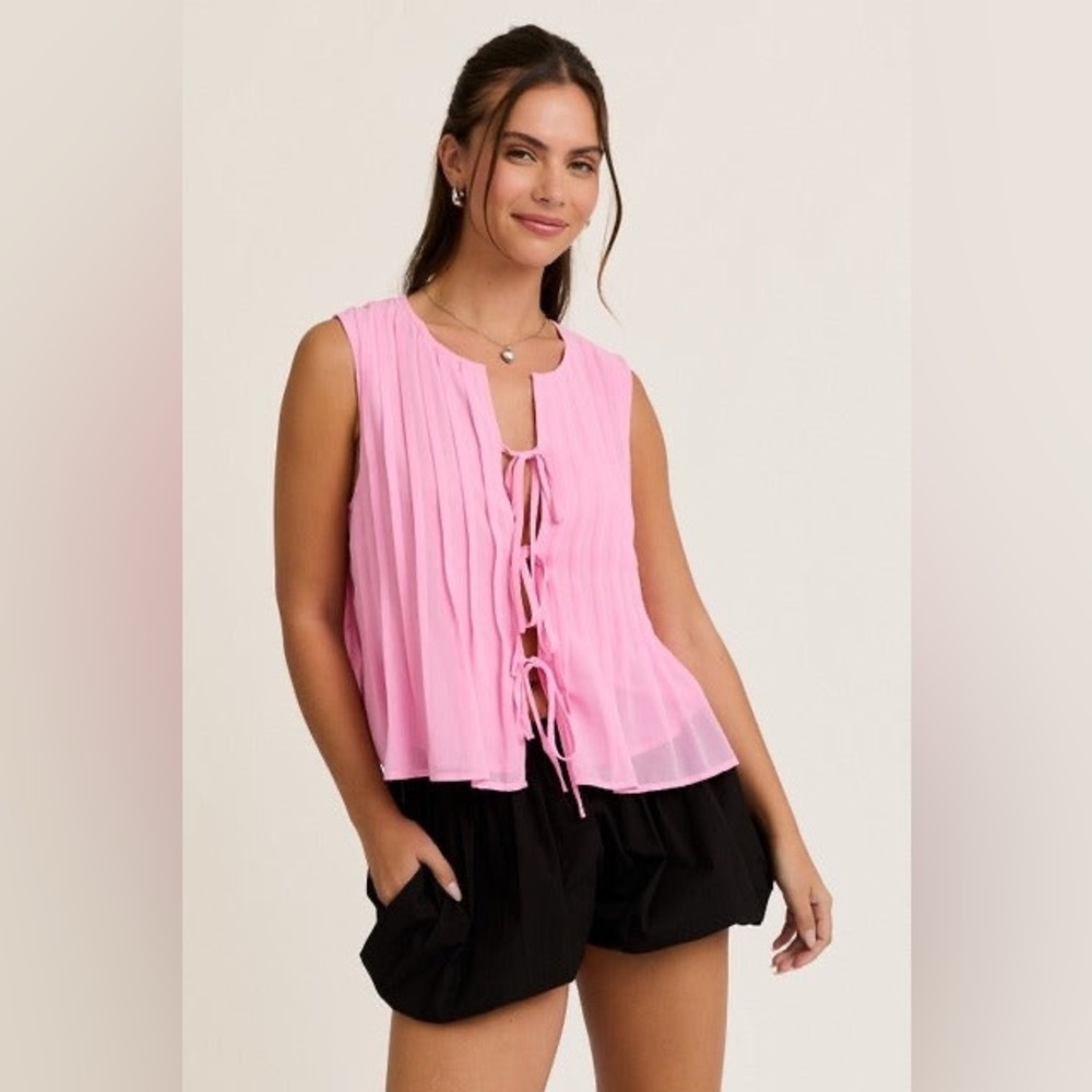 Sleeveless Pleated Front Tie Blouse - Le Lis